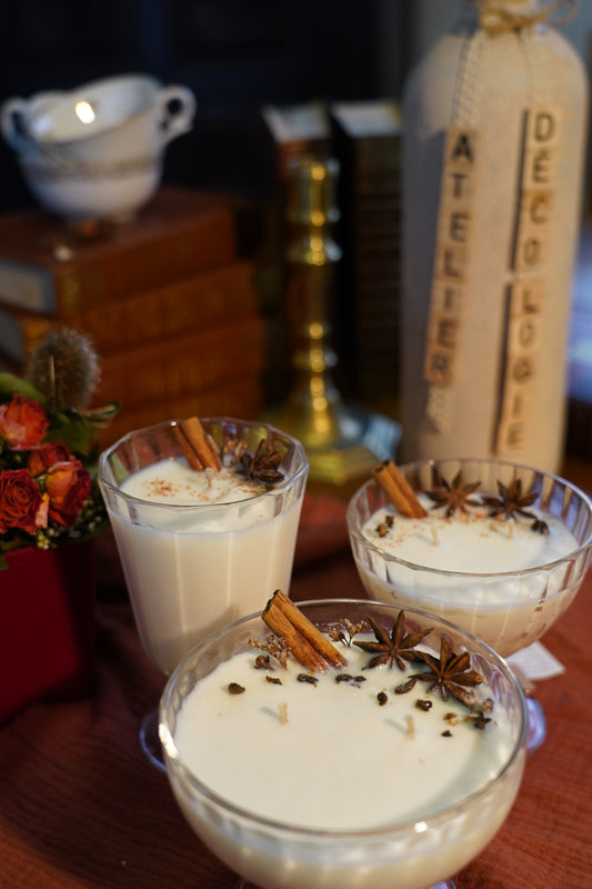 Trio de bougies dans des coupes