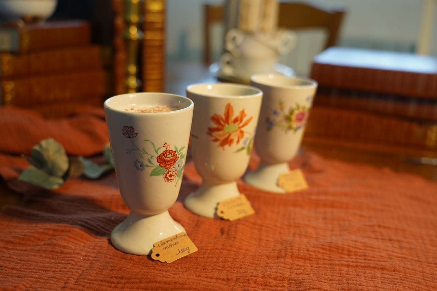 Trio de bougies dans des mazagrans